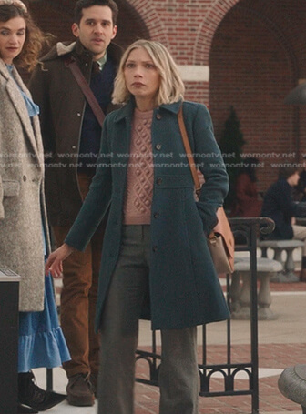 Kate’s teal coat on Gossip Girl