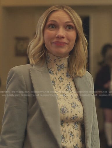 Kate’s white floral turtleneck seater on Gossip Girl