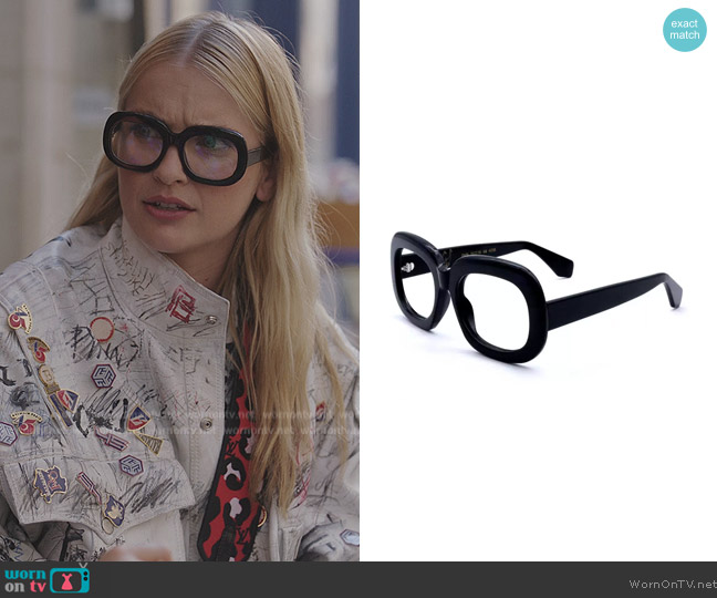 L.G.R Oasi Sunglasses worn by Camille (Camille Razat) on Emily in Paris
