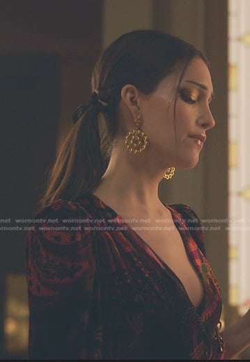 Luna’s printed velvet dress on Gossip Girl