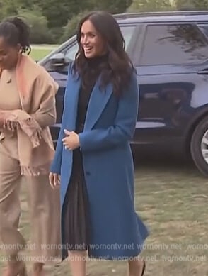 Meghan’s blue coat on Harry and Meghan