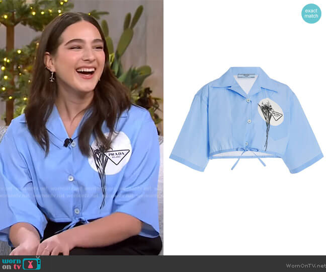 Prada Oversized Printed Cotton Poplin Cropped Shirt worn by Gabriella Baldacchino on The Kelly Clarkson Show