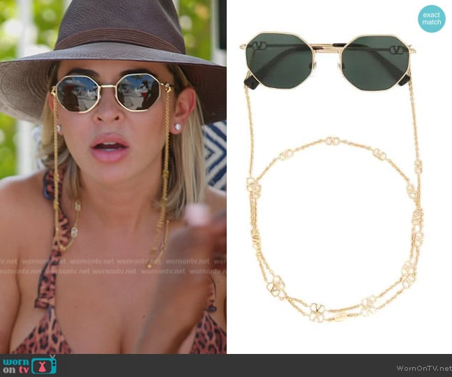 Valentino VA2040 VLogo chain sunglasses worn by Nicole Martin (Nicole Martin) on The Real Housewives of Miami