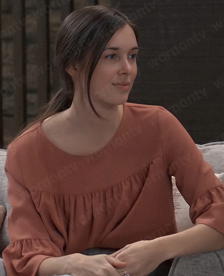 Willow’s coral tiered maternity top on General Hospital