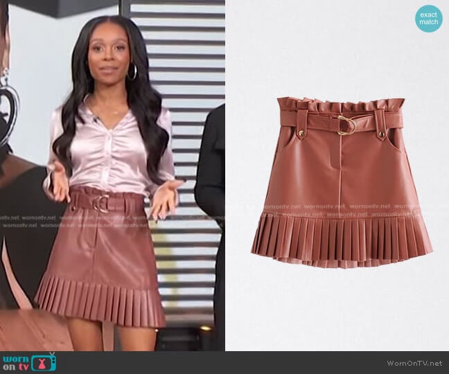 Zara Pleated Faux Leather Mini Skirt worn by Zuri Hall on Access Hollywood