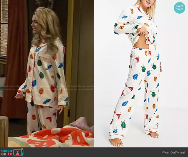Chelsea Peers Satin Pajama Set in cream bug print worn by Destiny Baker (Mallory James Mahoney) on Bunkd