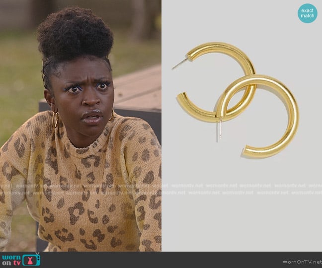 Madewell Chunky Large Hoop Earrings worn by Tasha Rivers (Zuri Reed) on National Treasure: Edge of History