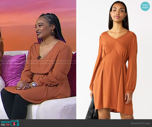 Nine West Knot-Back Long Sleeve Dress in Baked Nutmeg worn by Shani Tran on Today