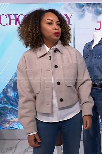 Talia Parkinson-Jones’s beige cropped button down jacket on Today