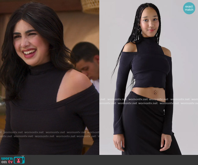 Urban Outfitters Knit Cold Shoulder Top worn by Helene (Alexa Mansour) on Fantasy Island