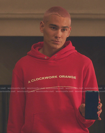 Aki’s red hoodie and print jeans on Gossip Girl