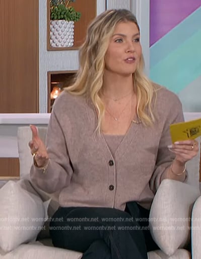 Amanda’s beige cashmere cardigan on The Talk