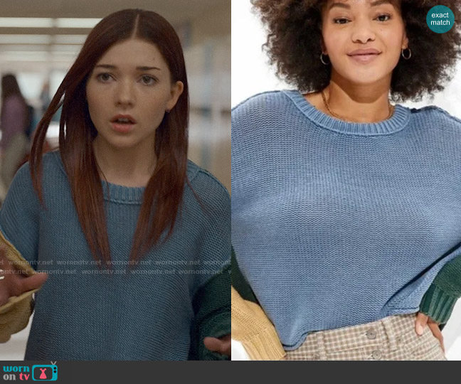 American Eagle Colorblock Sweater worn by Abby Littman (Katie Douglas) on Ginny & Georgia