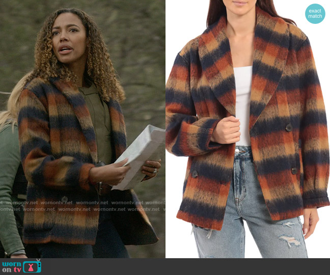 Avec Les Filles Plaid Shawl Collar Double Breasted Jacket worn by Cassie Dewell (Kylie Bunbury) on Big Sky