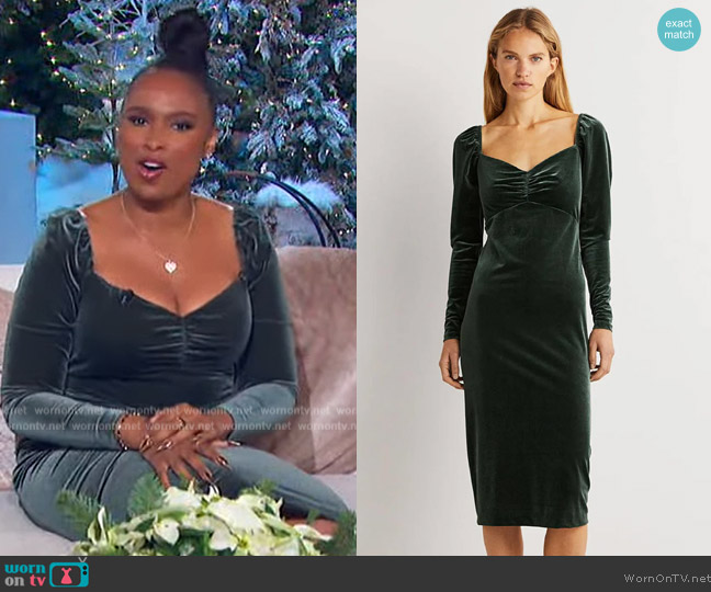 Boden Green Velvet Sweetheart Midi Dress worn by Jennifer Hudson on The Jennifer Hudson Show
