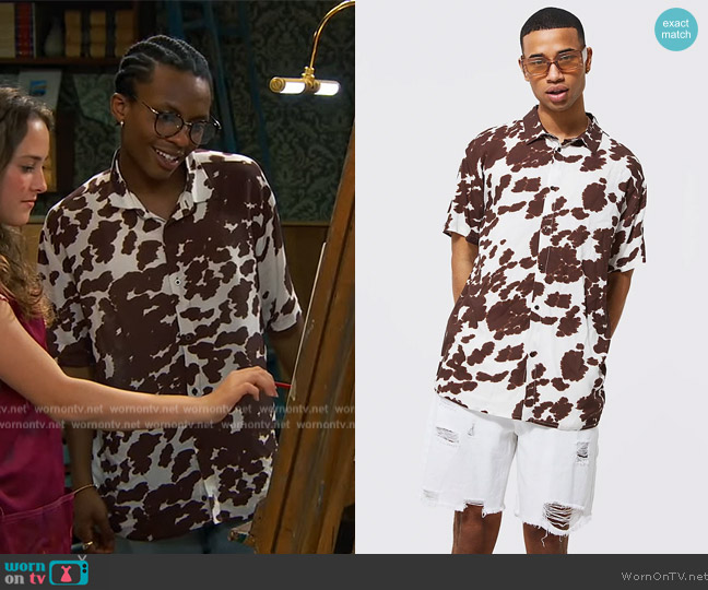 BoohooMan Viscose Oversized Cow Print Shirt worn by Noah Lambert (Israel Johnson) on Bunkd