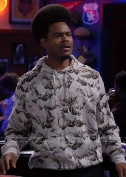 Carter’s mountains print hoodie on Call Me Kat
