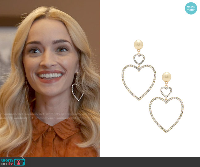 Ettika Two Hearts Drop Earrings worn by Georgia Miller (Brianne Howey) on Ginny & Georgia