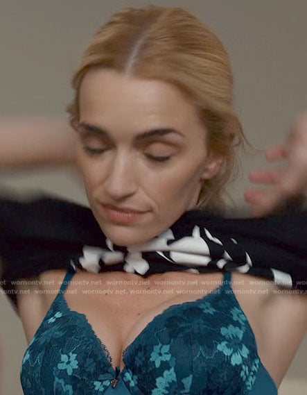 Georgia’s blue lace bra on Ginny & Georgia