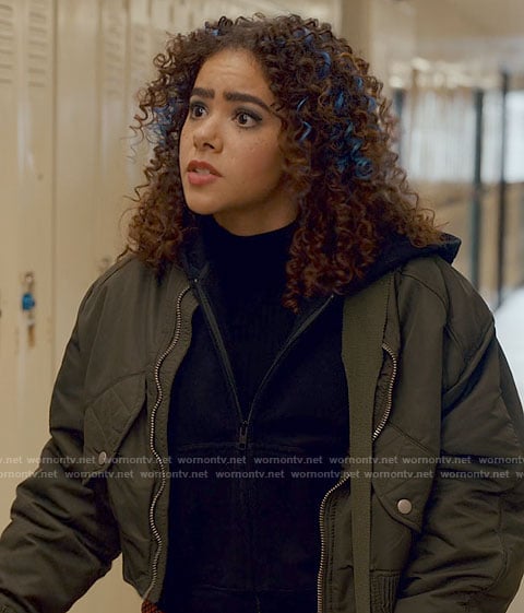 Ginny’s green bomber jacket on Ginny & Georgia