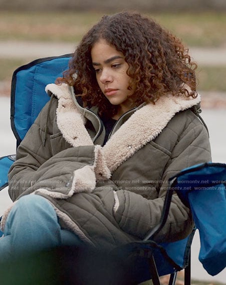 Ginny’s green sherpa jacket on Ginny & Georgia