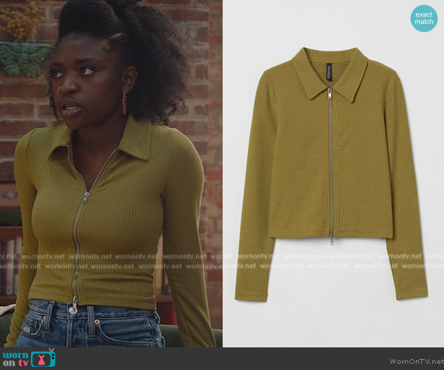 H&M Collared Cardigan worn by Tasha Rivers (Zuri Reed) on National Treasure: Edge of History