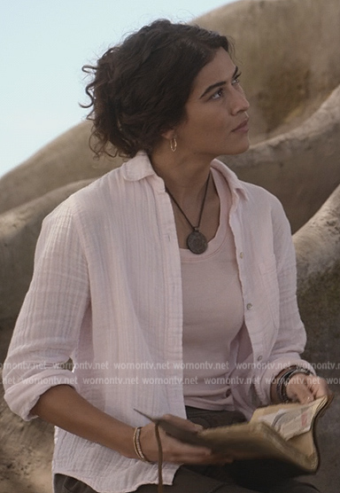 Jess’s pink linen shirt on National Treasure: Edge of History