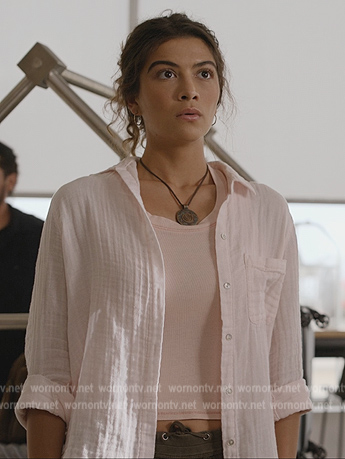 Jess’s pink linen shirt on National Treasure: Edge of History