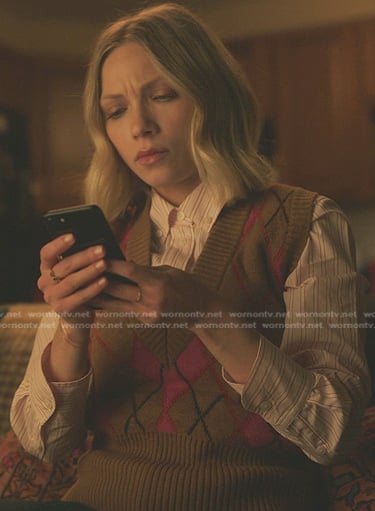 Kate’s brown argyle vest on Gossip Girl