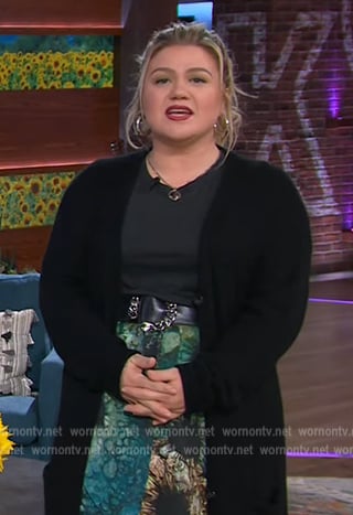 Kelly’s blue printed skirt on The Kelly Clarkson Show