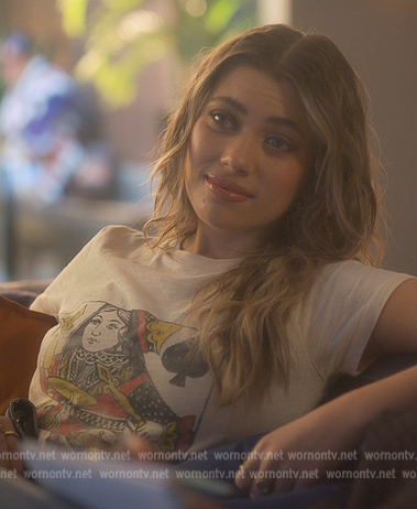 Lauryn’s white queen of spades graphic tee on Grown-ish