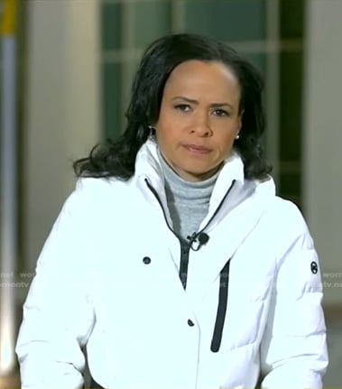 Linsey Davis’s white puffer jacket on Good Morning America