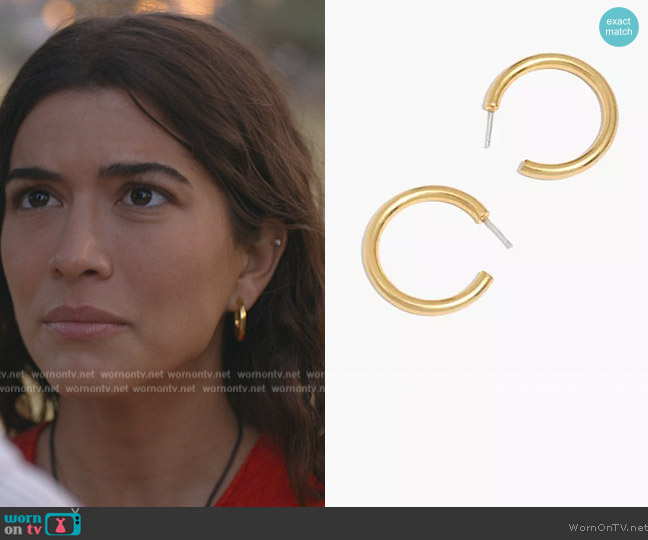 Madewell Chunky Medium Hoop Earrings worn by Jess Valenzuela (Lisette Olivera) on National Treasure: Edge of History