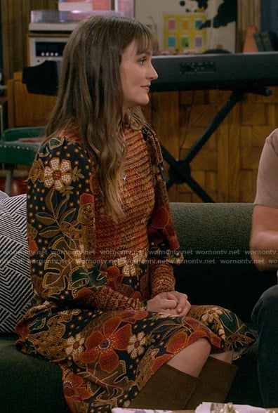 Meredith’s floral smocked dress on How I Met Your Father