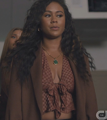 Keisha’s green buddha necklace on All American Homecoming