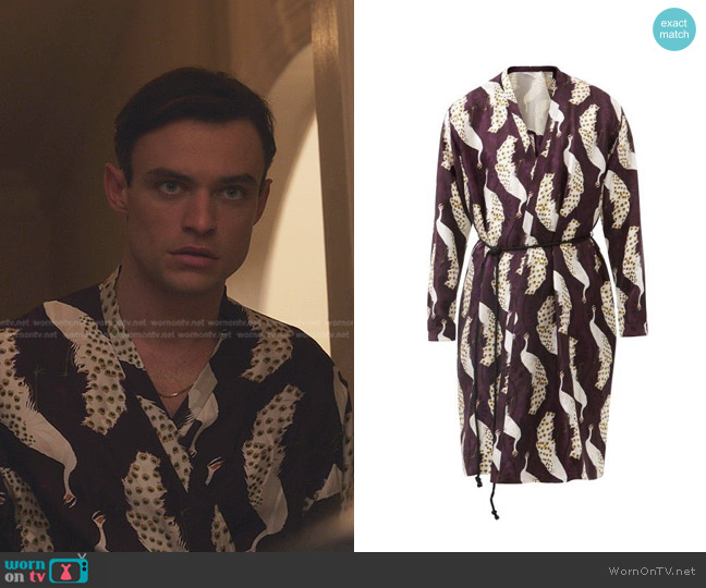 Nipoaloha Peacock-Print Silk-Twill Robe worn by Maximus Wolfe (Thomas Doherty) on Gossip Girl