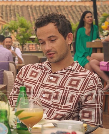 Obie’s geometric print shirt on Gossip Girl