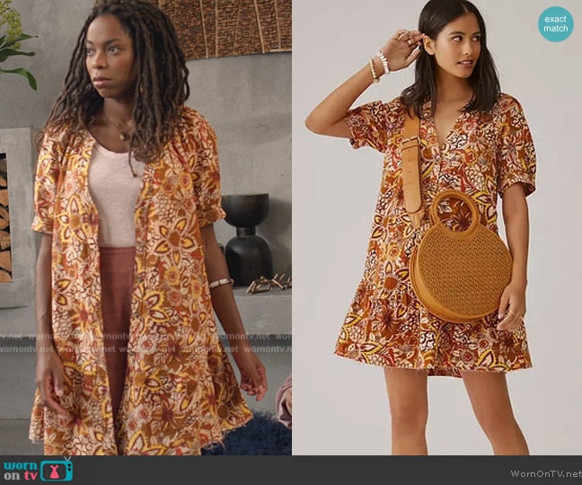 Pilcro Puff-Sleeve Tunic worn by Denise (Sasheer Zamata) on Home Economics