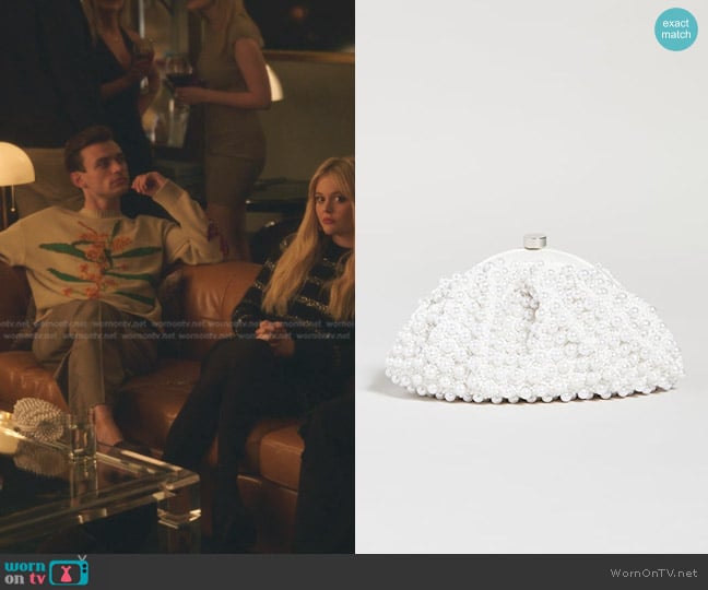 Santi Imitation Pearl Clutch worn by Audrey Hope (Emily Alyn Lind) on Gossip Girl