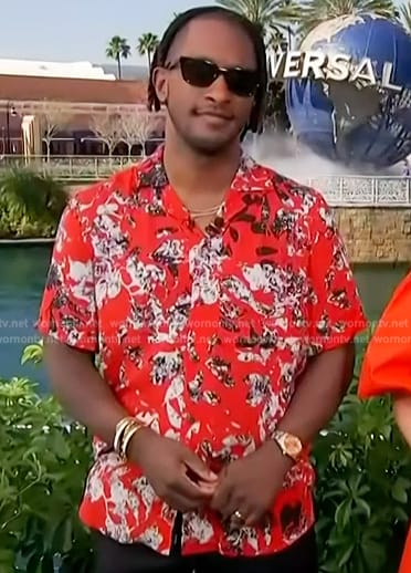 Scott’s red floral short sleeve shirt on Access Hollywood