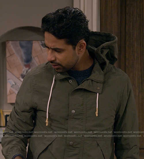 Sid’s green jacket on How I Met Your Father
