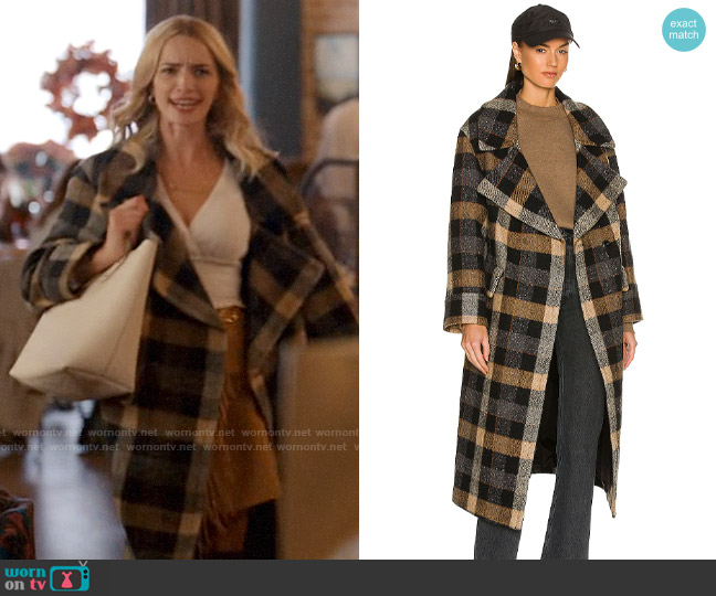 Smythe Wool Blend Blanket Coat in Black Multi Check worn by Georgia Miller (Brianne Howey) on Ginny & Georgia