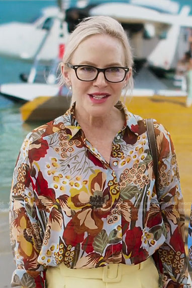 Tara’s floral top and yellow pants on Fantasy Island