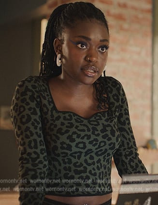 Tasha’s green leopard print top on National Treasure: Edge of History
