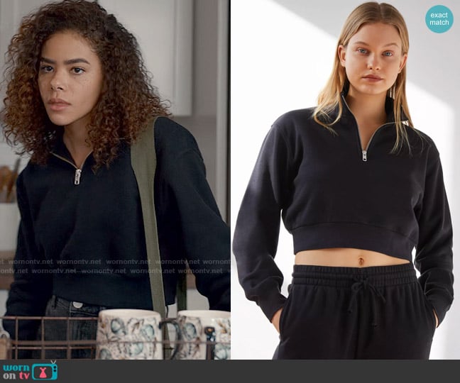 TNA Airy Fleece Perfect 1/4 Zip Sweatshirt worn by Ginny Miller (Antonia Gentry) on Ginny & Georgia