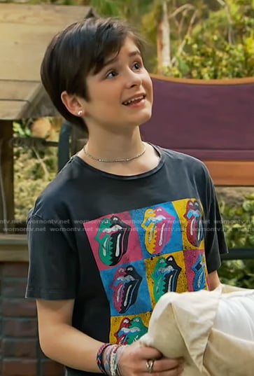 Winnie’s black The Rolling Stones logo print tee on Bunkd