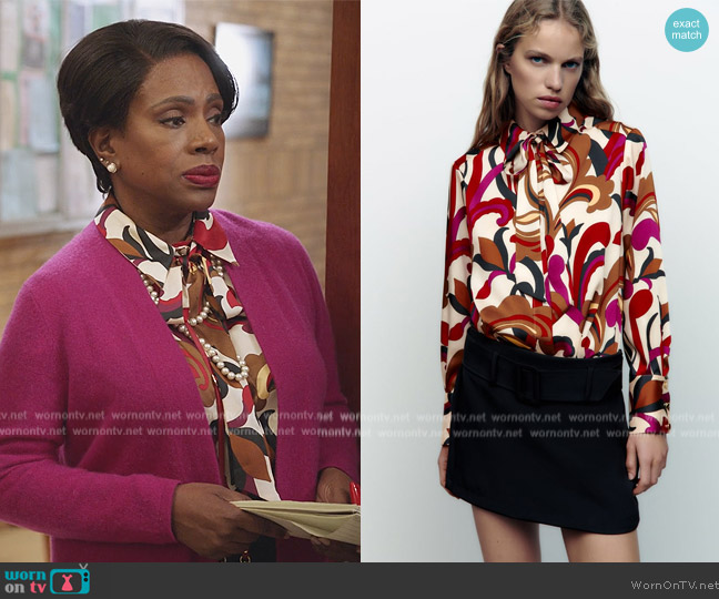 Zara Tied Floral Print Shirt worn by Barbara Howard (Sheryl Lee Ralph) on Abbott Elementary