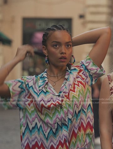 Zoya’s zig zag print shirt on Gossip Girl
