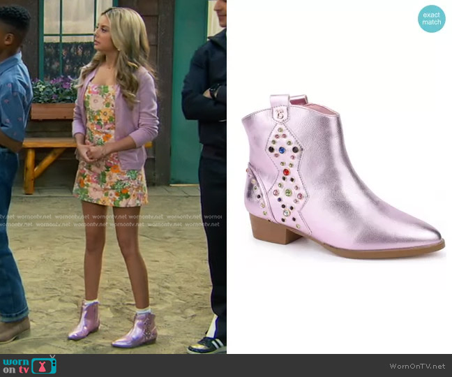 Yosi Samra Miss Dallas Studded Boot worn by Destiny Baker (Mallory James Mahoney) on Bunkd