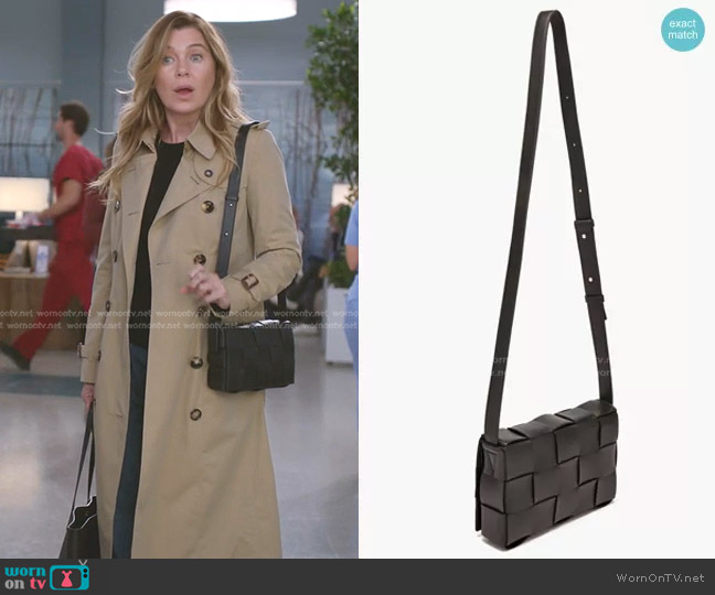 Bottega Veneta The Cassette Intrecciato Crossbody Bag worn by Meredith Grey (Ellen Pompeo) on Greys Anatomy